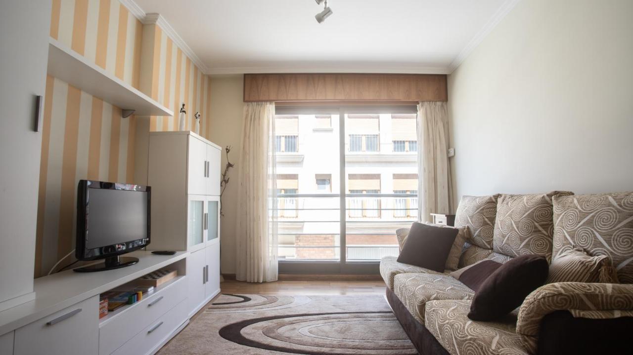 Apartamento En El Centro Con Plaza De Garaje A Guarda Exteriör bild