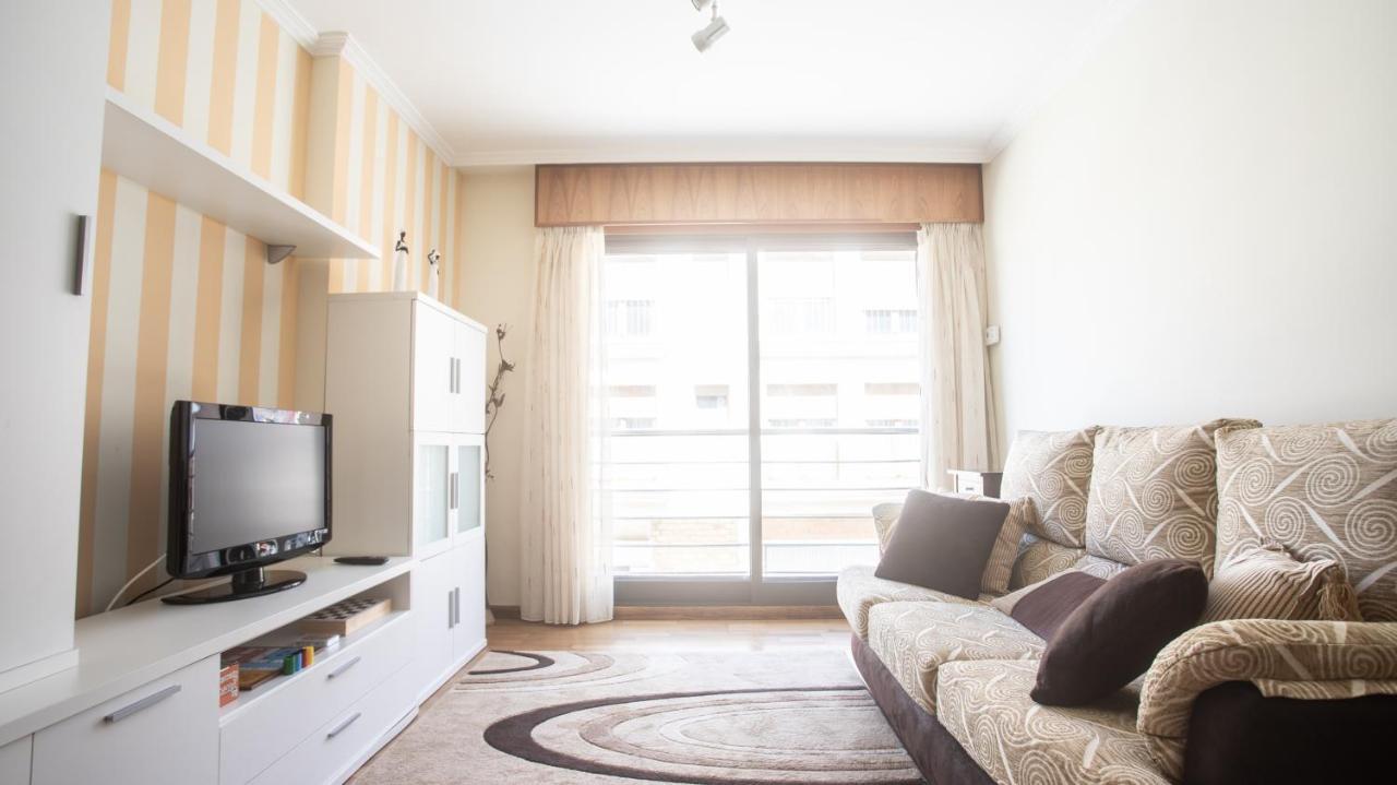 Apartamento En El Centro Con Plaza De Garaje A Guarda Exteriör bild