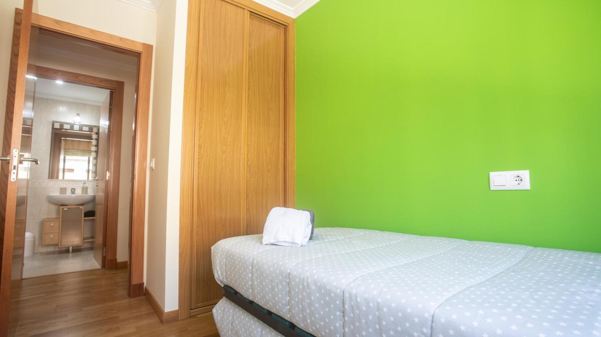 Apartamento En El Centro Con Plaza De Garaje A Guarda Exteriör bild
